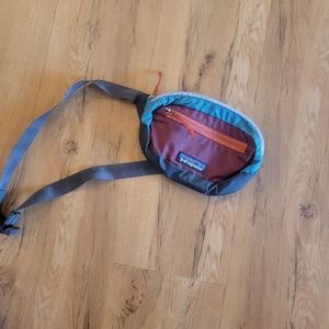 Patagonia ultralight black hole mini hip pack fanny pack
